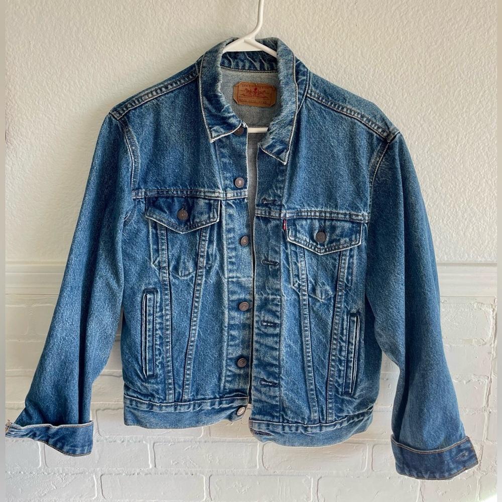 TRUE VINTAGE 1980’s Levi’s Denim Jacket